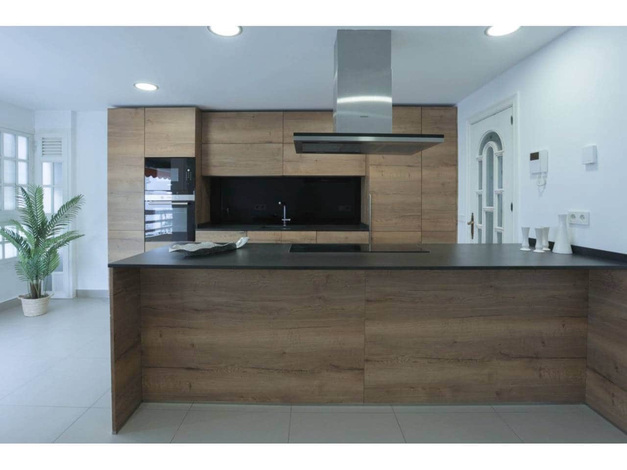 Appartement de 3 chambres à louer à Marbella avec piscine garage - 2 900 € (Ref: 9343377)