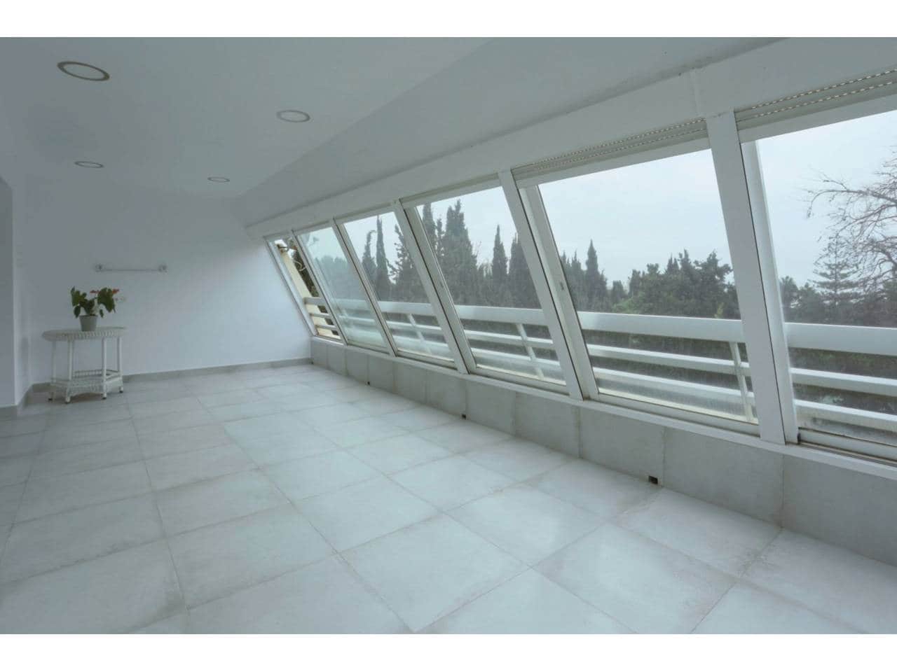 Appartement de 3 chambres à louer à Marbella avec piscine garage - 2 900 € (Ref: 9343377)