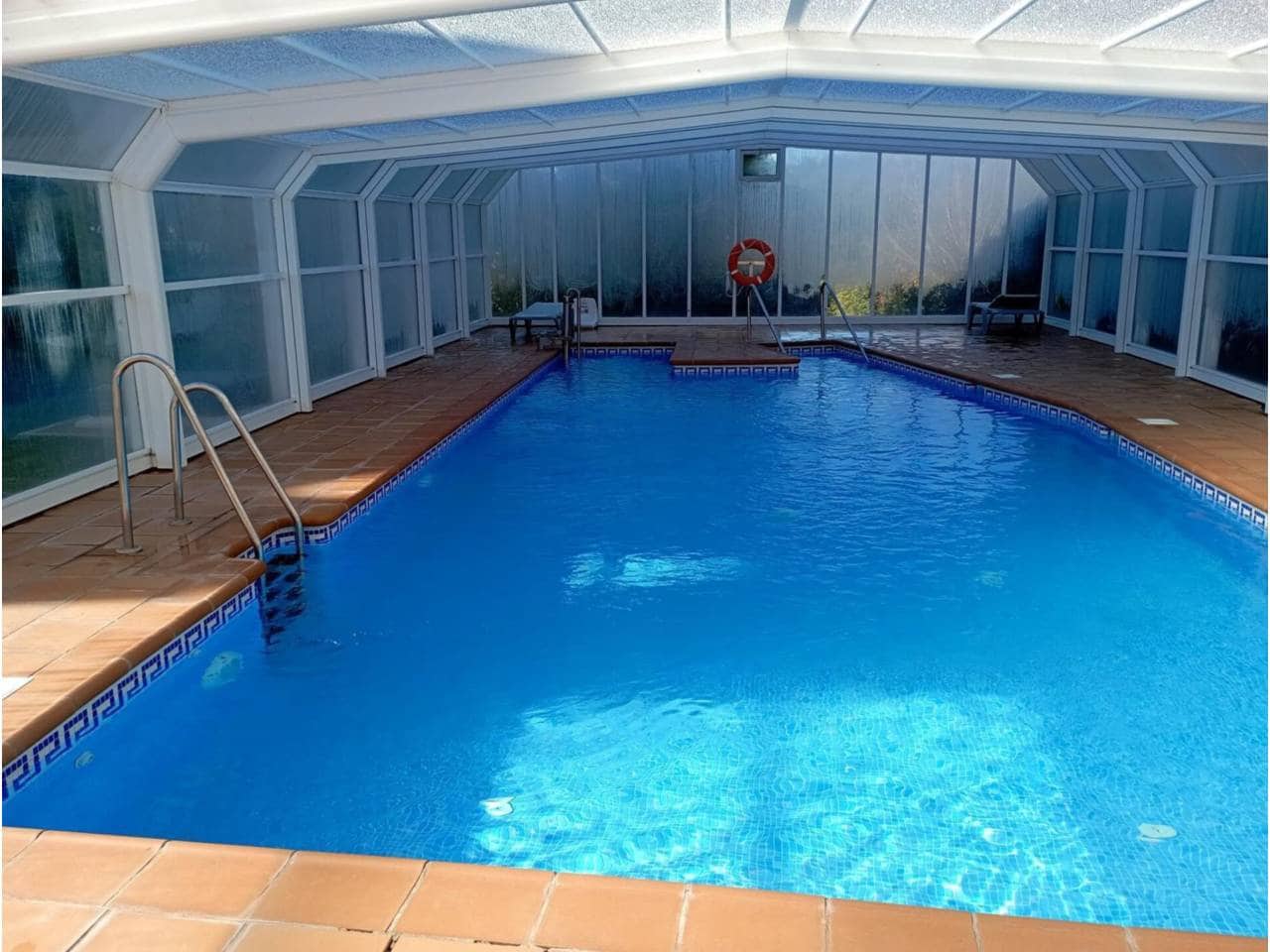 2 bedroom Flat for rent in Elviria with pool garage - € 1,700 (Ref: 9343378)