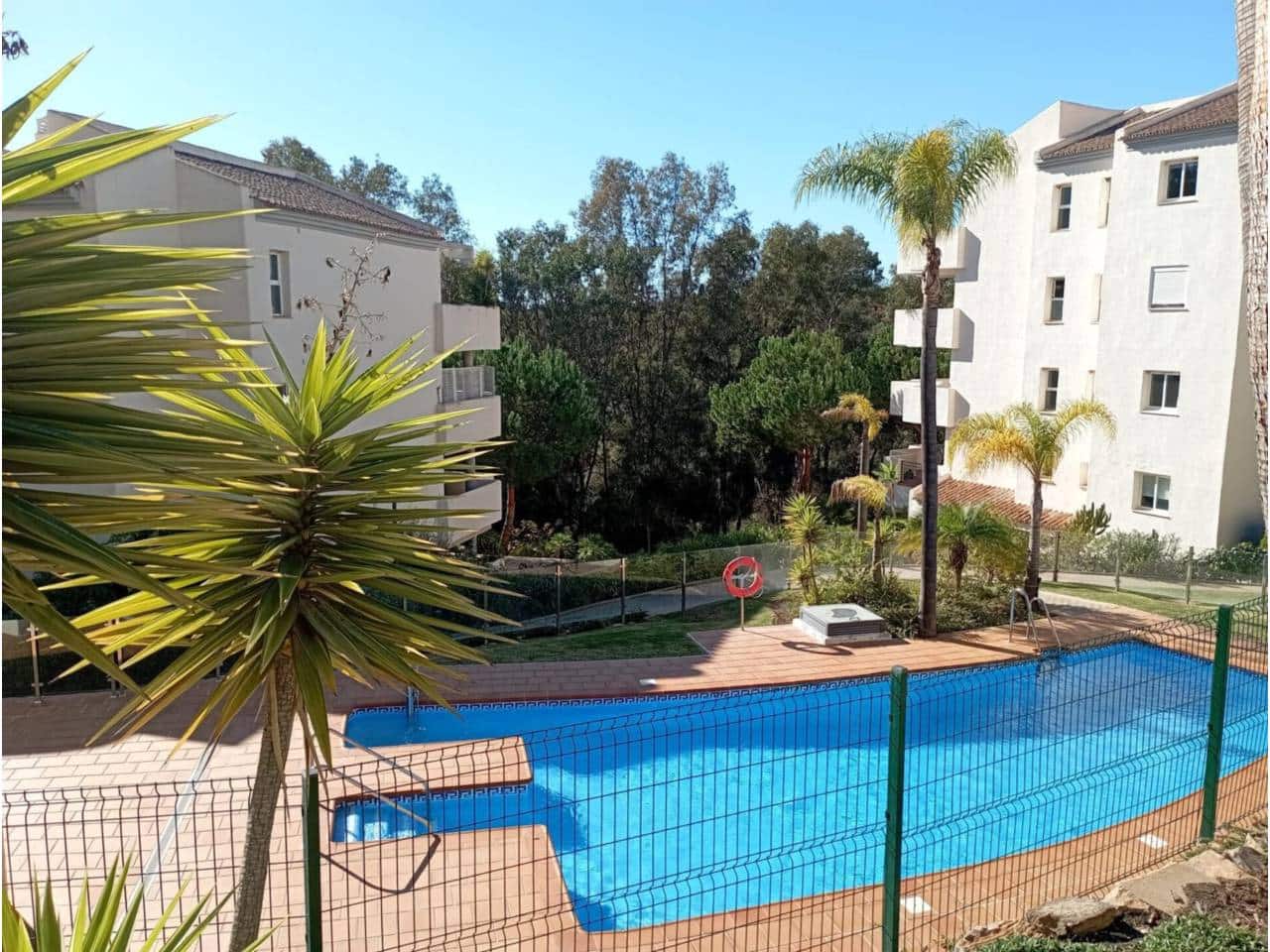 2 bedroom Flat for rent in Elviria with pool garage - € 1,700 (Ref: 9343378)
