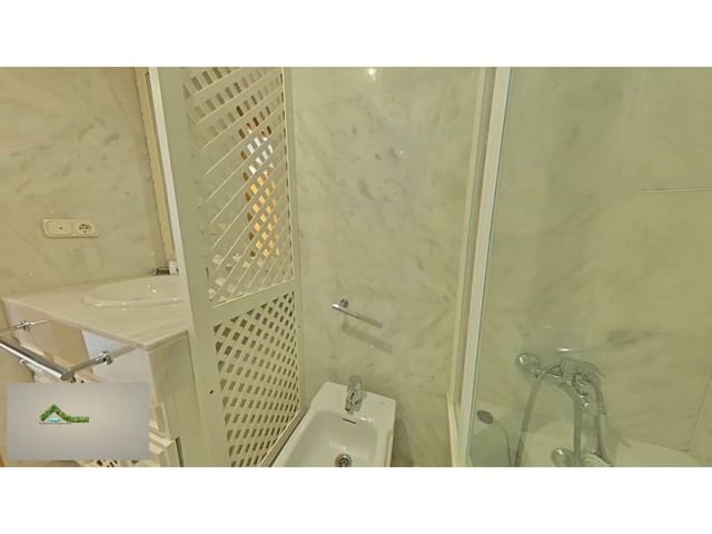 3 Zimmer Wohnung zu vermieten in Estepona mit Garage - 4.900 € (Ref: 9343379)