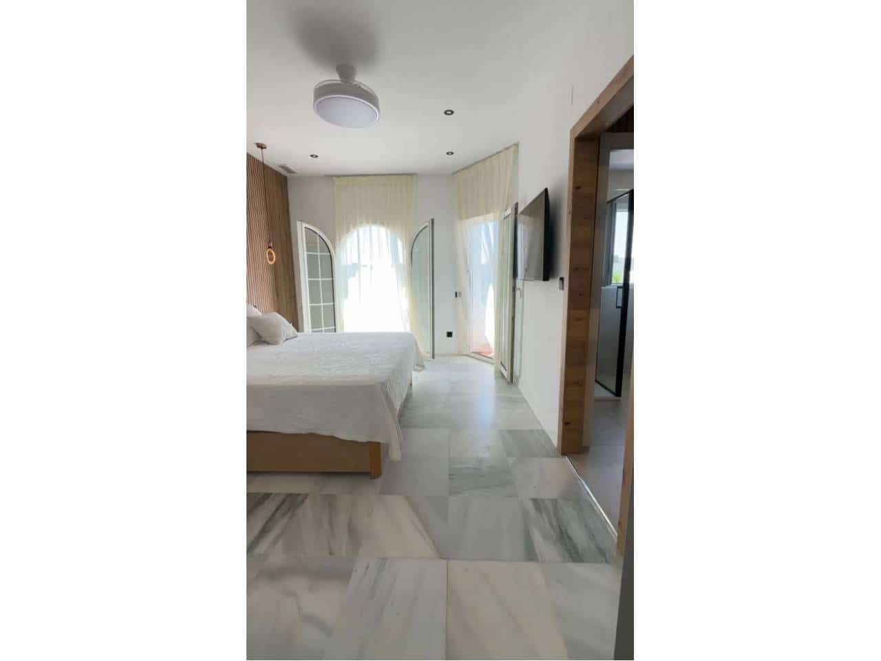 3 makuuhuone Rivitalo vuokrattavana paikassa Marbella mukana uima-altaan 
autotalli - 4 950 € (Ref: 9343380)