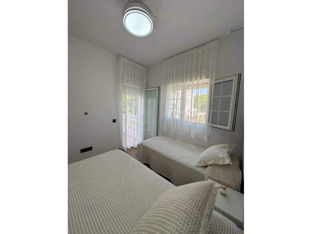 3 makuuhuone Rivitalo vuokrattavana paikassa Marbella mukana uima-altaan 
autotalli - 4 950 € (Ref: 9343380)