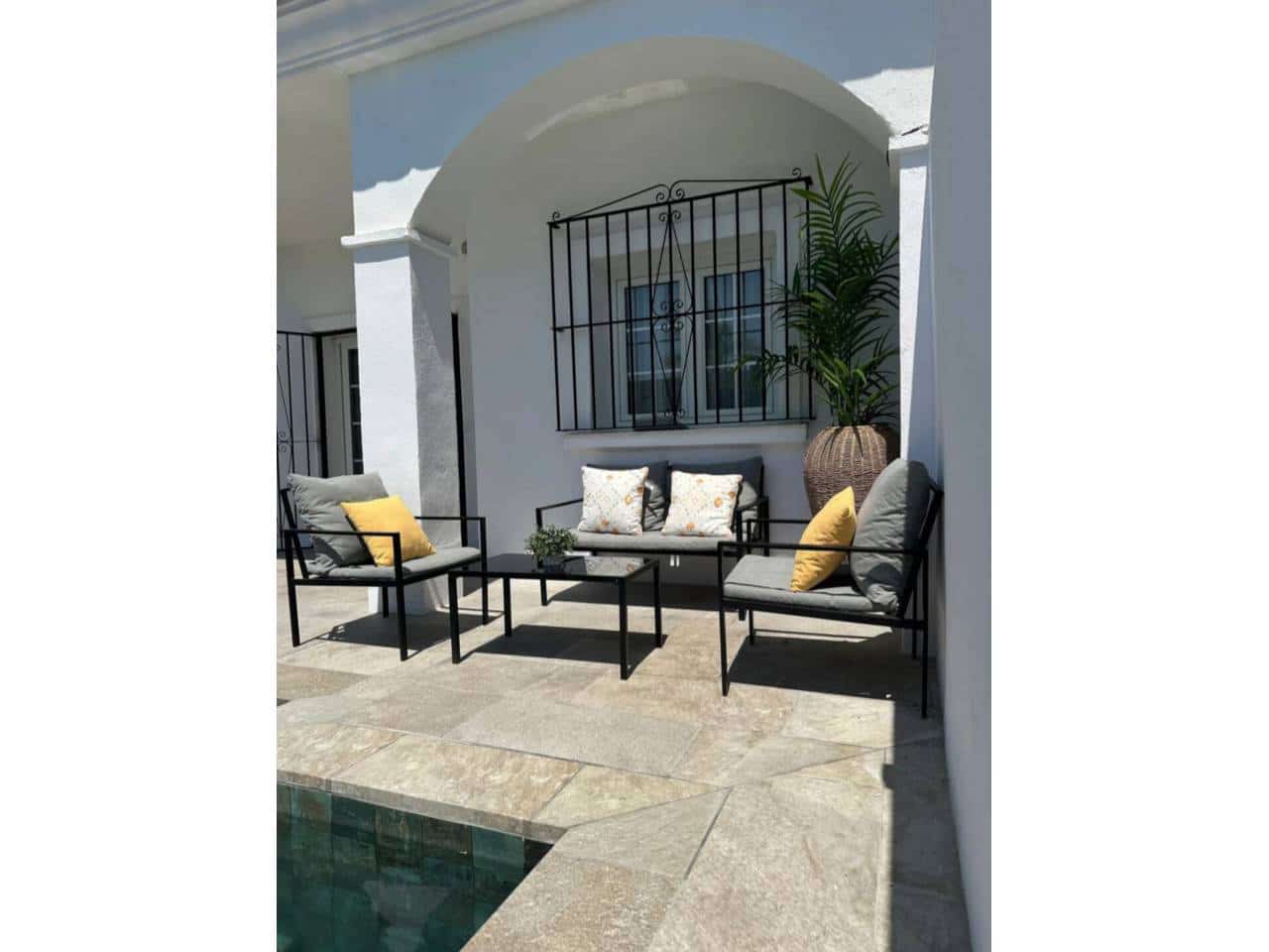 3 makuuhuone Rivitalo vuokrattavana paikassa Marbella mukana uima-altaan 
autotalli - 4 950 € (Ref: 9343380)