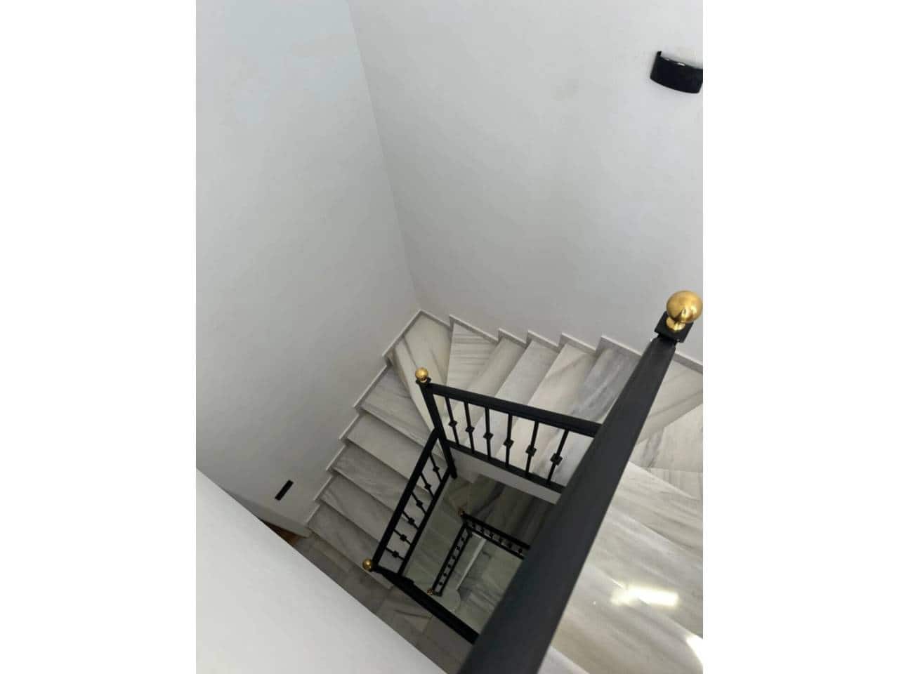 3 makuuhuone Rivitalo vuokrattavana paikassa Marbella mukana uima-altaan 
autotalli - 4 950 € (Ref: 9343380)