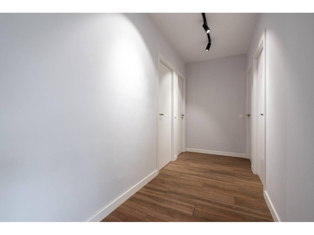 3 bedroom Flat for rent in Estepona with garage - € 2,700 (Ref: 9343382)