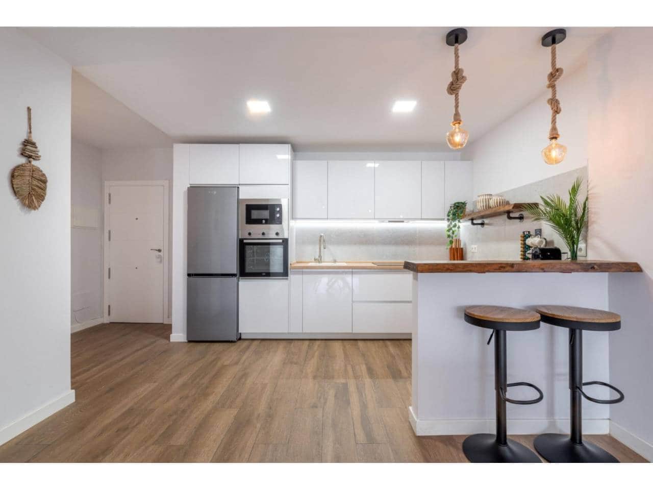 3 bedroom Flat for rent in Estepona with garage - € 2,700 (Ref: 9343382)