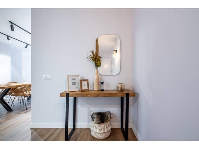 3 bedroom Flat for rent in Estepona with garage - € 2,700 (Ref: 9343382)