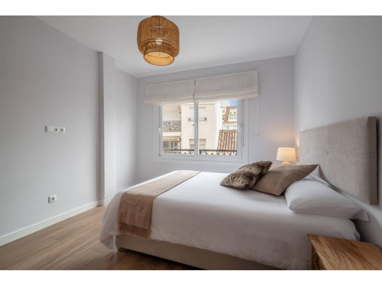 3 bedroom Flat for rent in Estepona with garage - € 2,700 (Ref: 9343382)