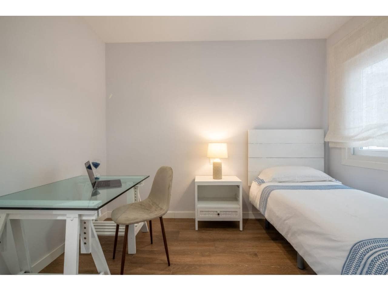 3 bedroom Flat for rent in Estepona with garage - € 2,700 (Ref: 9343382)