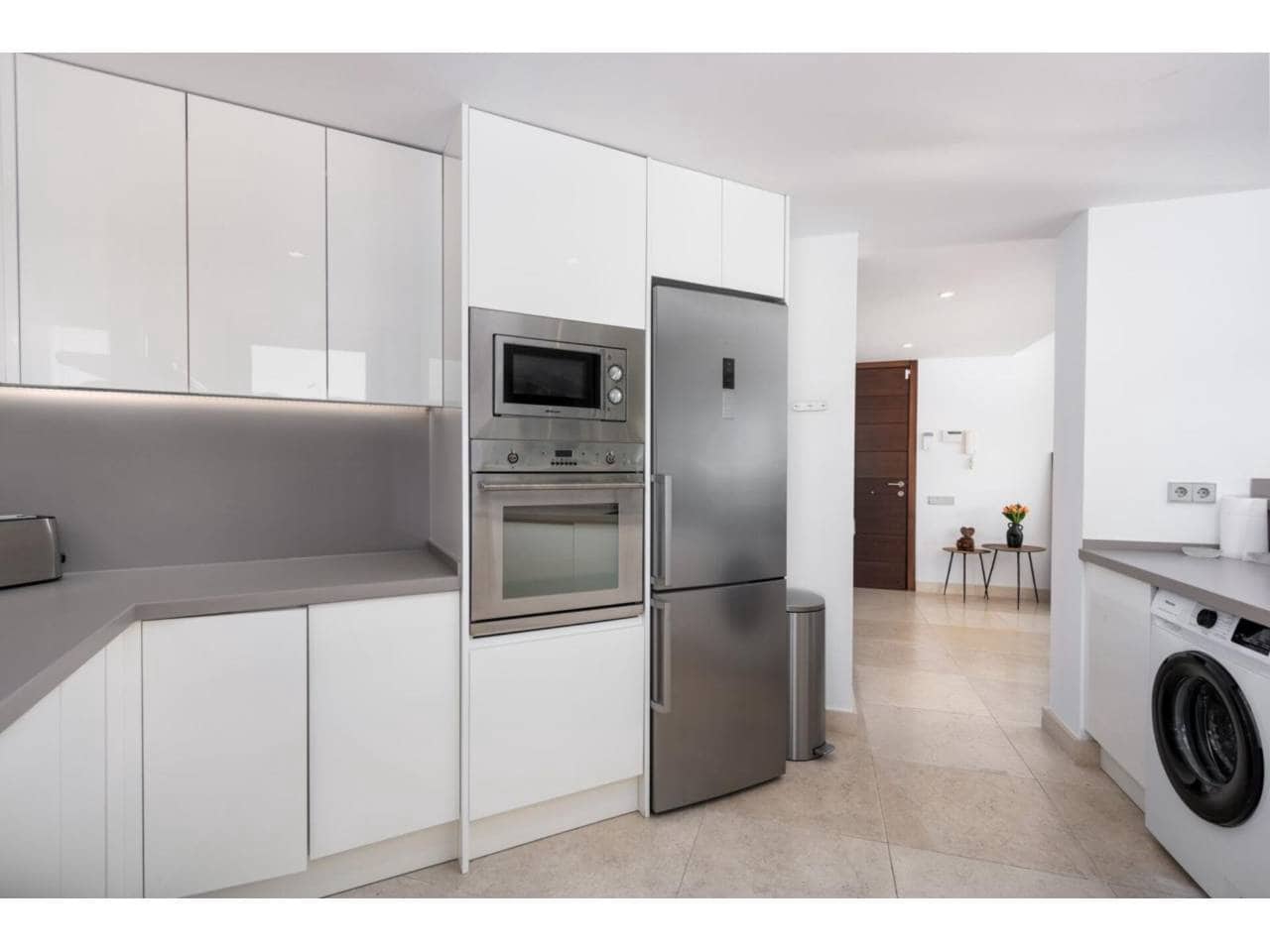 2 Zimmer Wohnung zu vermieten in Benahavis mit Pool Garage - 3.500 € (Ref: 9343383)