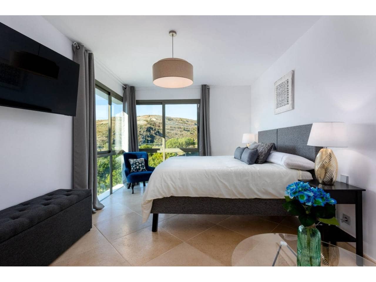 2 Zimmer Wohnung zu vermieten in Benahavis mit Pool Garage - 3.500 € (Ref: 9343383)