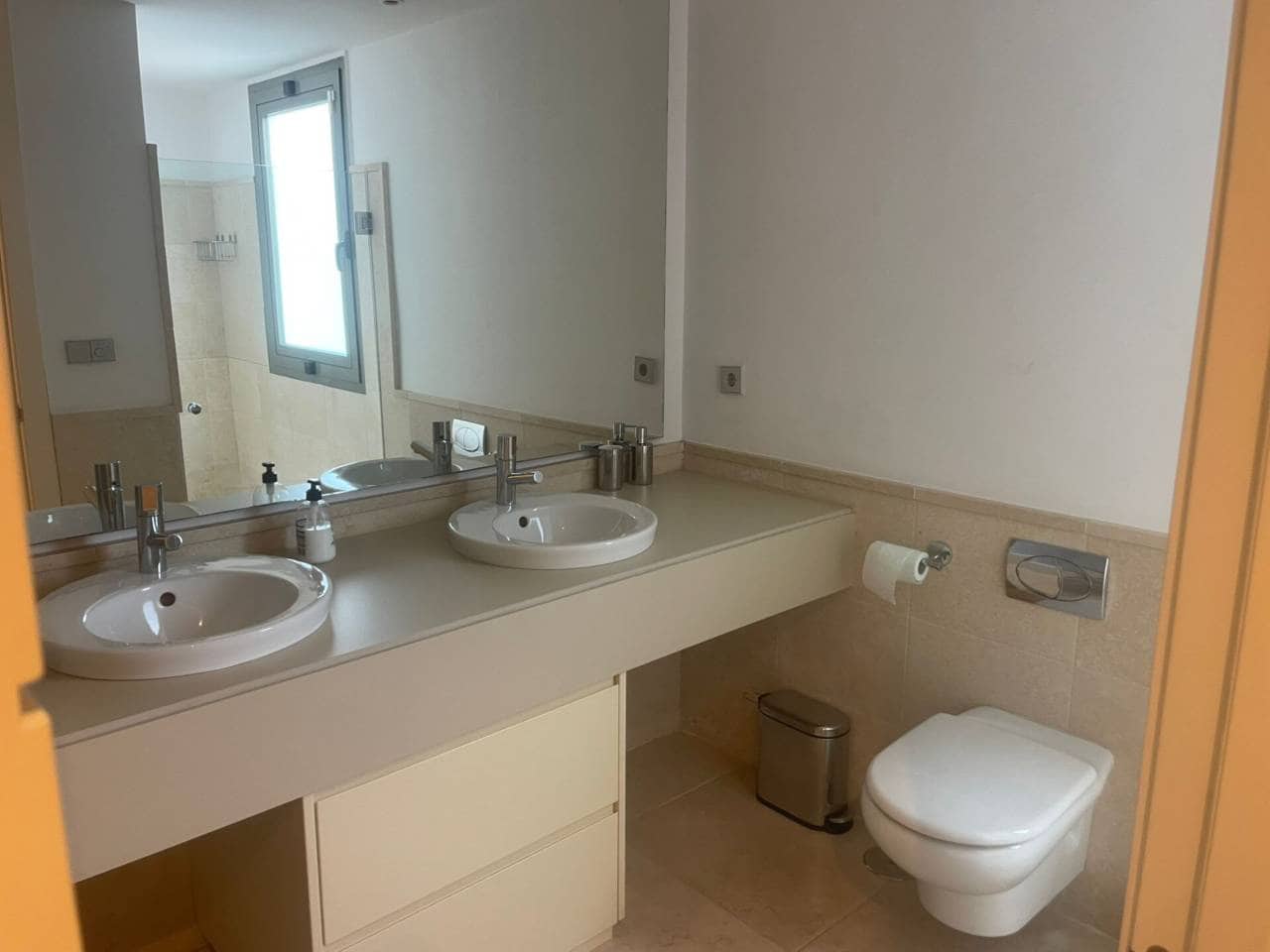 2 Zimmer Wohnung zu vermieten in Benahavis mit Pool Garage - 3.500 € (Ref: 9343383)
