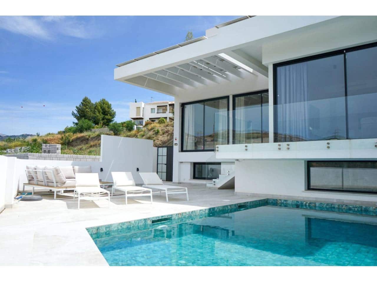 5 Zimmer Villa zu verkaufen in Benahavis mit Pool Garage - 1.299.000 € (Ref: 9343384)