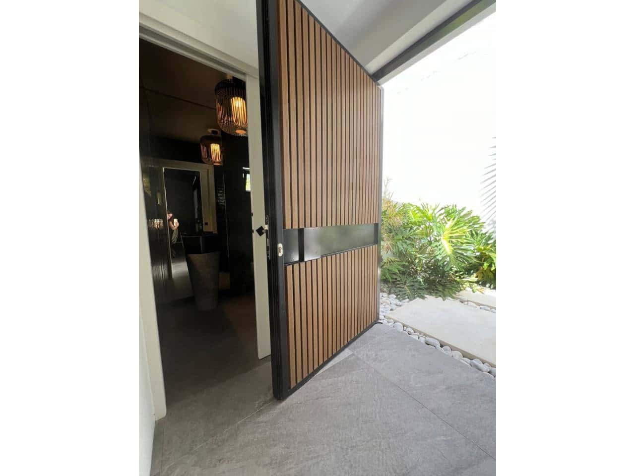 5 bedroom Villa for sale in Marbella with pool garage - € 2,200,000 (Ref: 9343385)