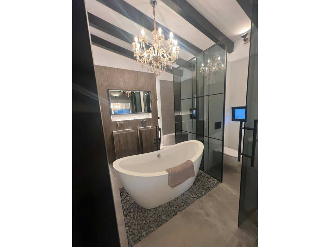 5 bedroom Villa for sale in Marbella with pool garage - € 2,200,000 (Ref: 9343385)