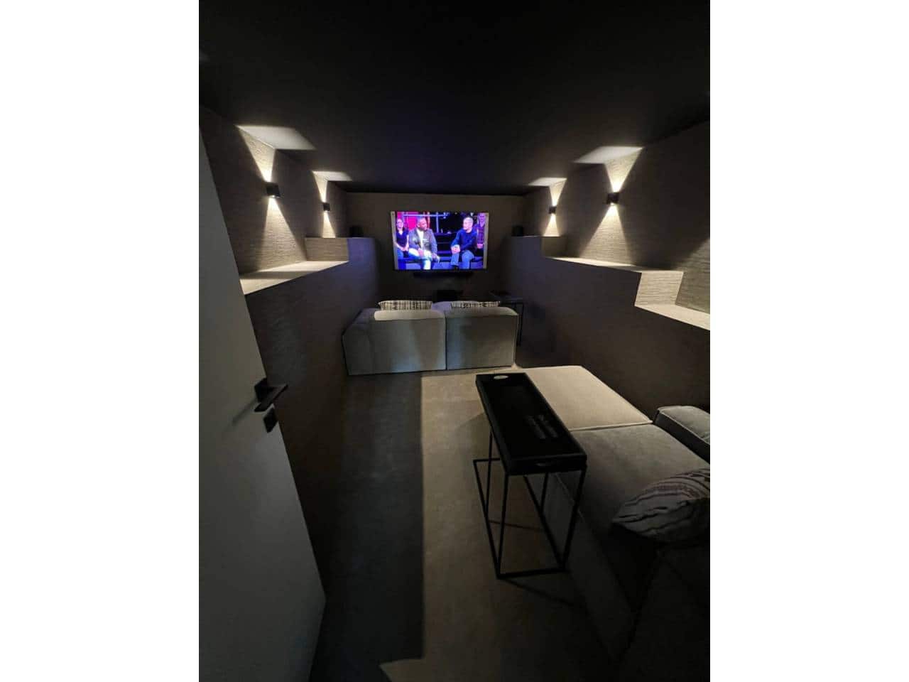 5 bedroom Villa for sale in Marbella with pool garage - € 2,200,000 (Ref: 9343385)