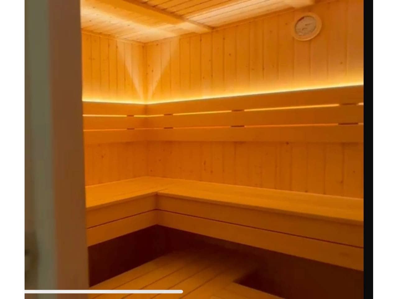 5 bedroom Villa for sale in Marbella with pool garage - € 2,200,000 (Ref: 9343385)