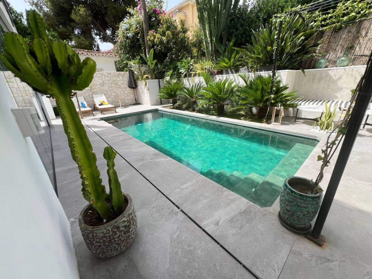 5 bedroom Villa for sale in Marbella with pool garage - € 2,200,000 (Ref: 9343385)