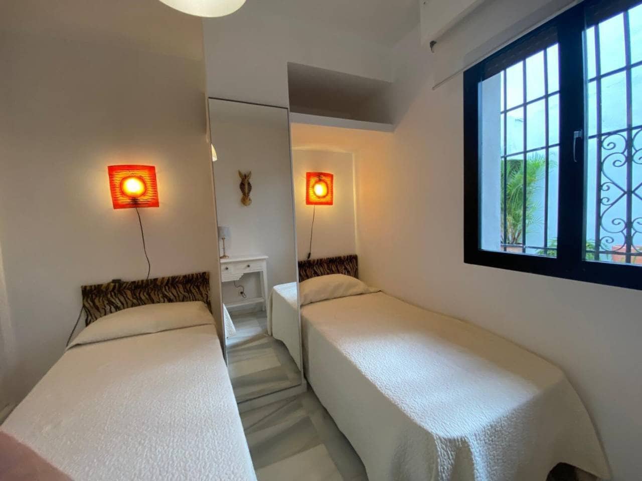 3 soverom Leilighet til leie i Puerto Banus med svømmebasseng garasje - € 3 500 (Ref: 9356600)