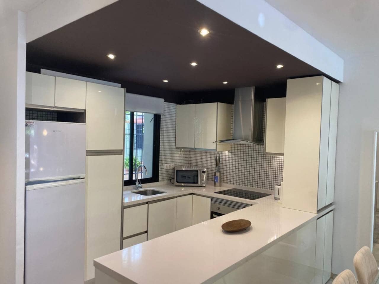 3 soverom Leilighet til leie i Puerto Banus med svømmebasseng garasje - € 3 500 (Ref: 9356600)