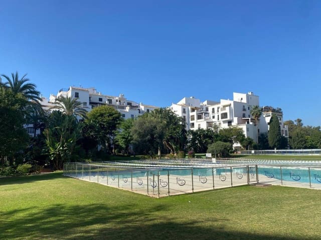 3 soverom Leilighet til leie i Puerto Banus, Marbella med svømmebasseng garasje - € 3 500 (Ref: 9356600)