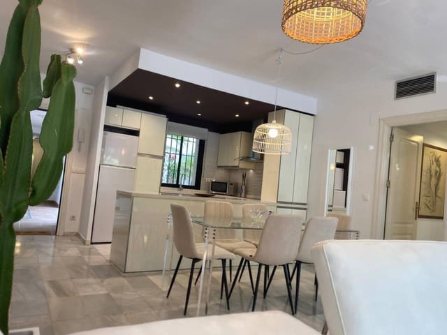 3 soverom Leilighet til leie i Puerto Banus, Marbella med svømmebasseng garasje - € 3 500 (Ref: 9356600)