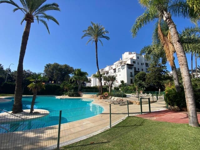 3 soverom Leilighet til leie i Puerto Banus, Marbella med svømmebasseng garasje - € 3 500 (Ref: 9356600)