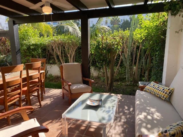 3 soverom Leilighet til leie i Puerto Banus, Marbella med svømmebasseng garasje - € 3 500 (Ref: 9356600)