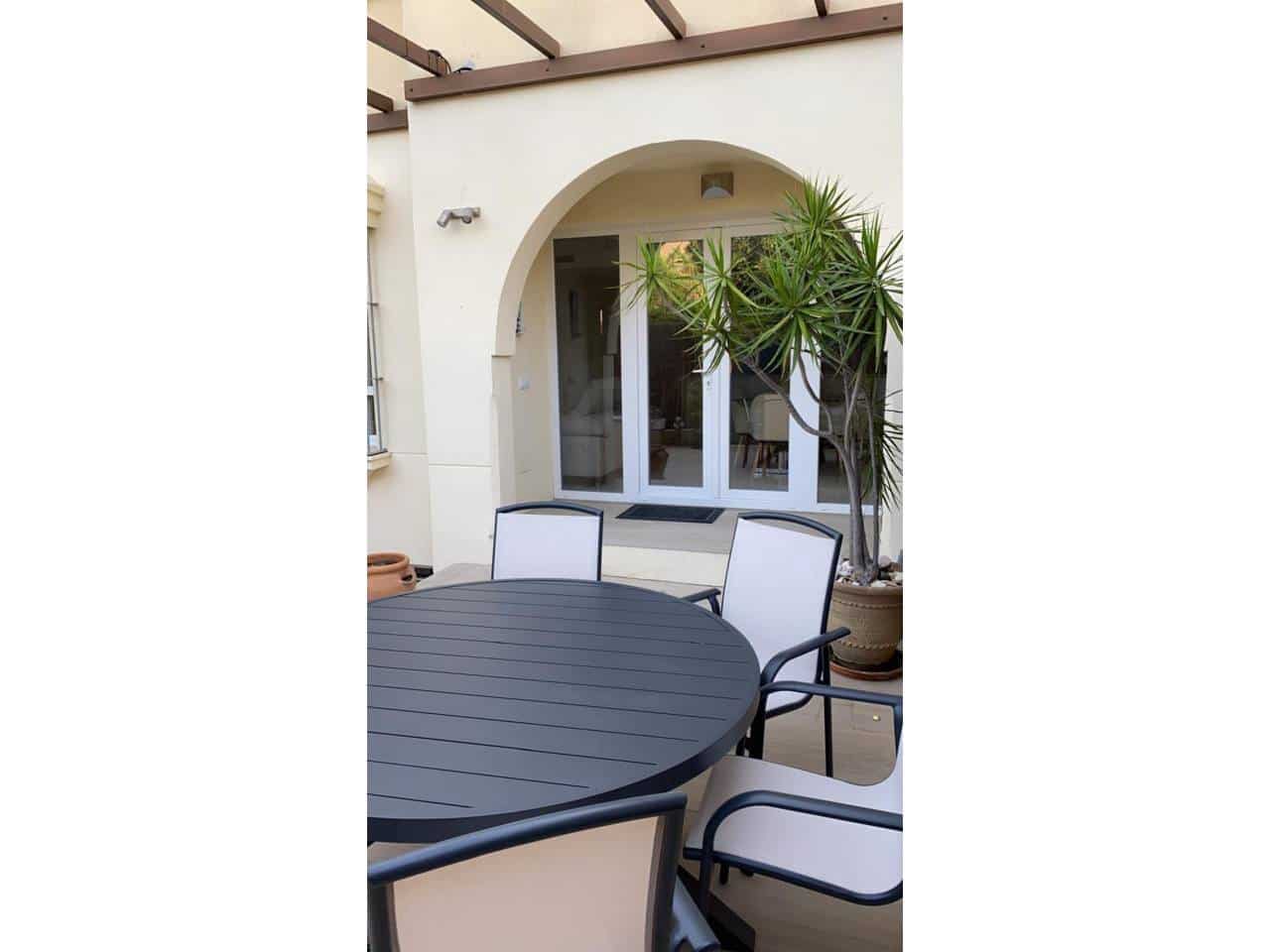 4 makuuhuone Rivitalo vuokrattavana paikassa Puerto Banus mukana uima-altaan 
autotalli - 4 000 € (Ref: 9357005)