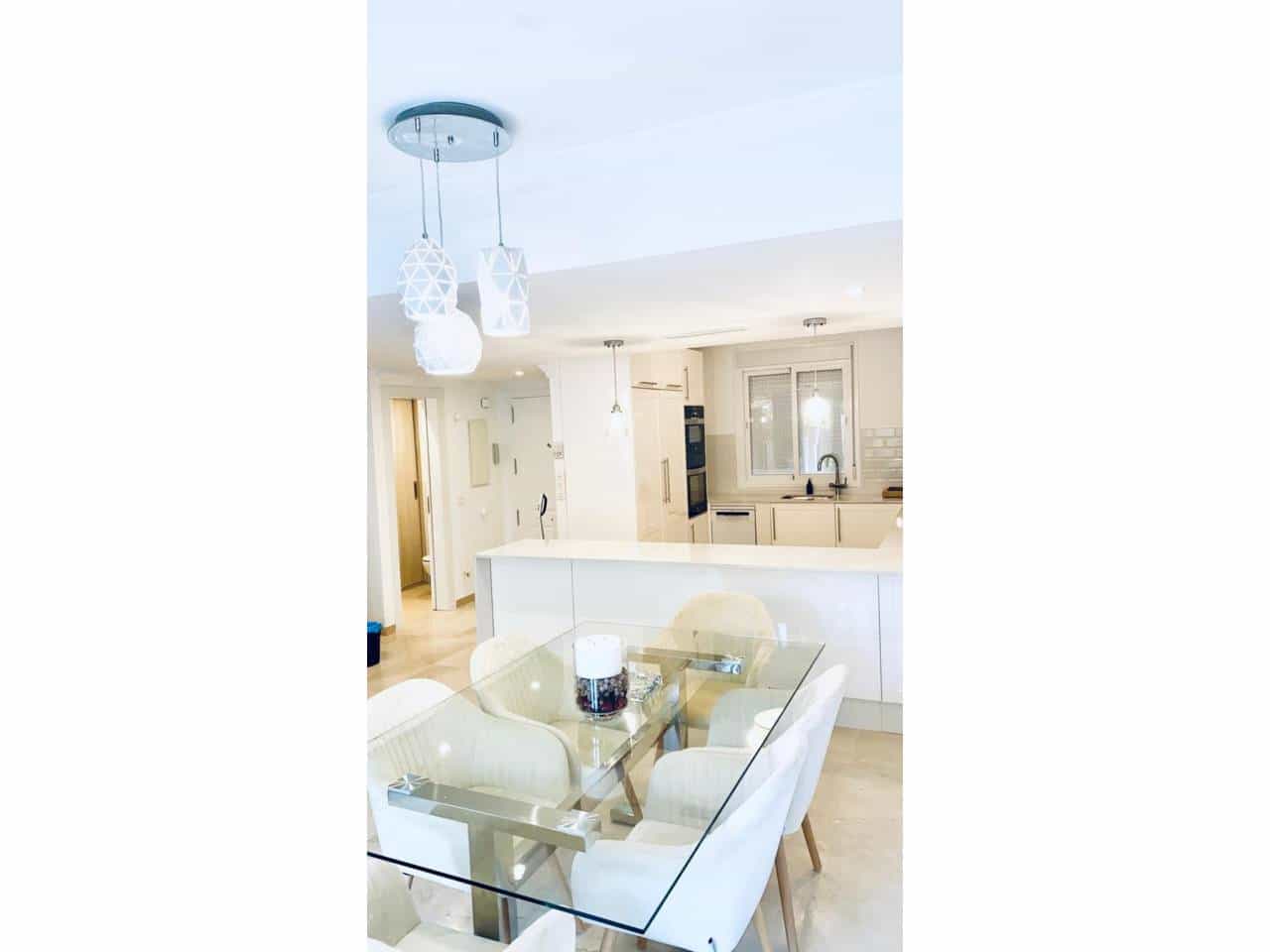 4 makuuhuone Rivitalo vuokrattavana paikassa Puerto Banus mukana uima-altaan 
autotalli - 4 000 € (Ref: 9357005)