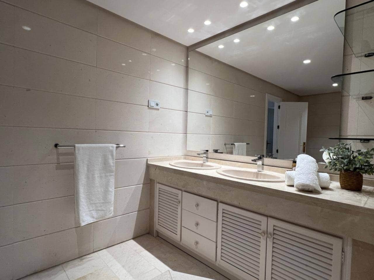 Ático de 3 habitaciones en Costalita en alquiler con piscina garaje - 3.500 € (Ref: 9387096)