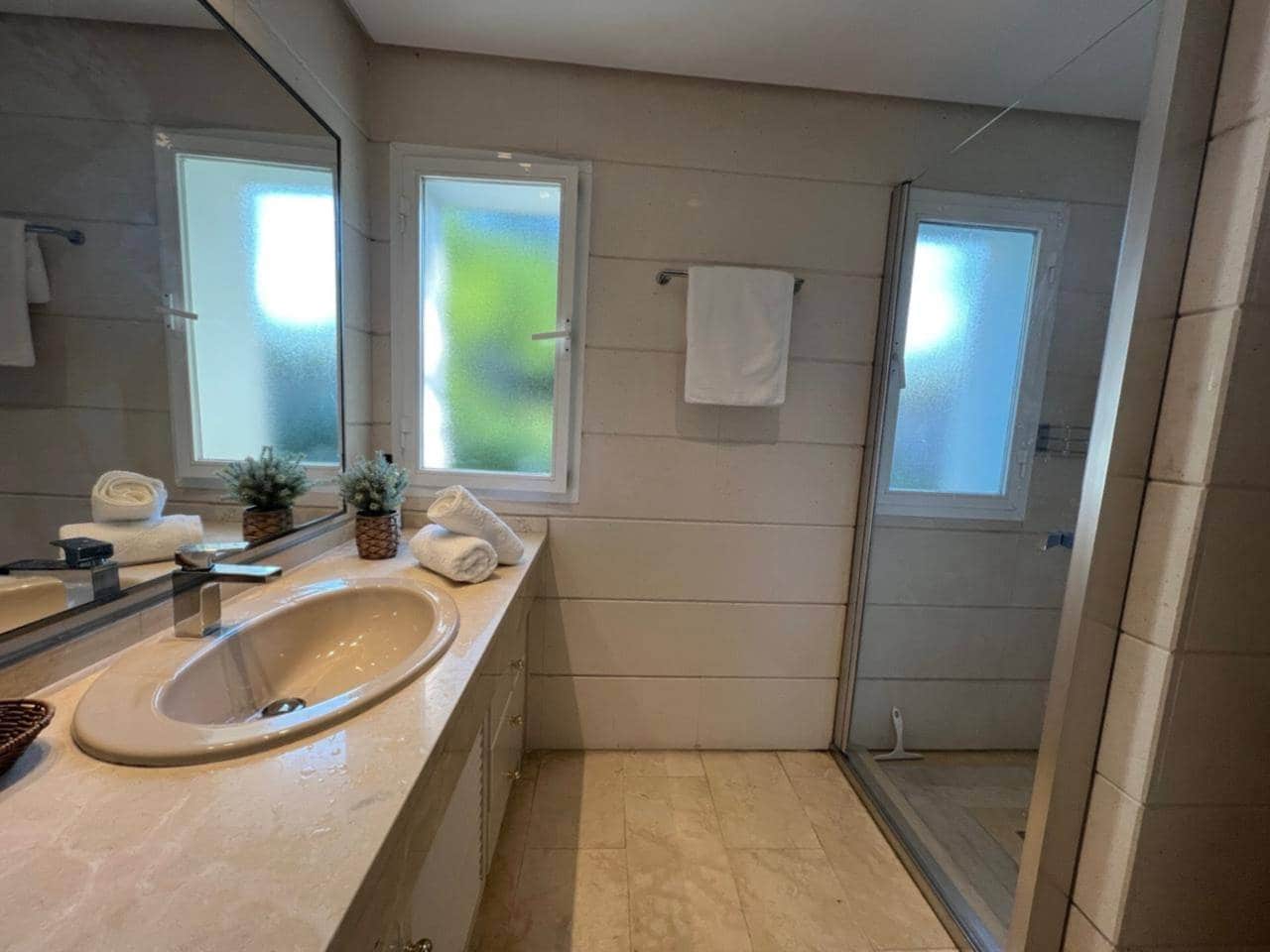 Ático de 3 habitaciones en Costalita en alquiler con piscina garaje - 3.500 € (Ref: 9387096)