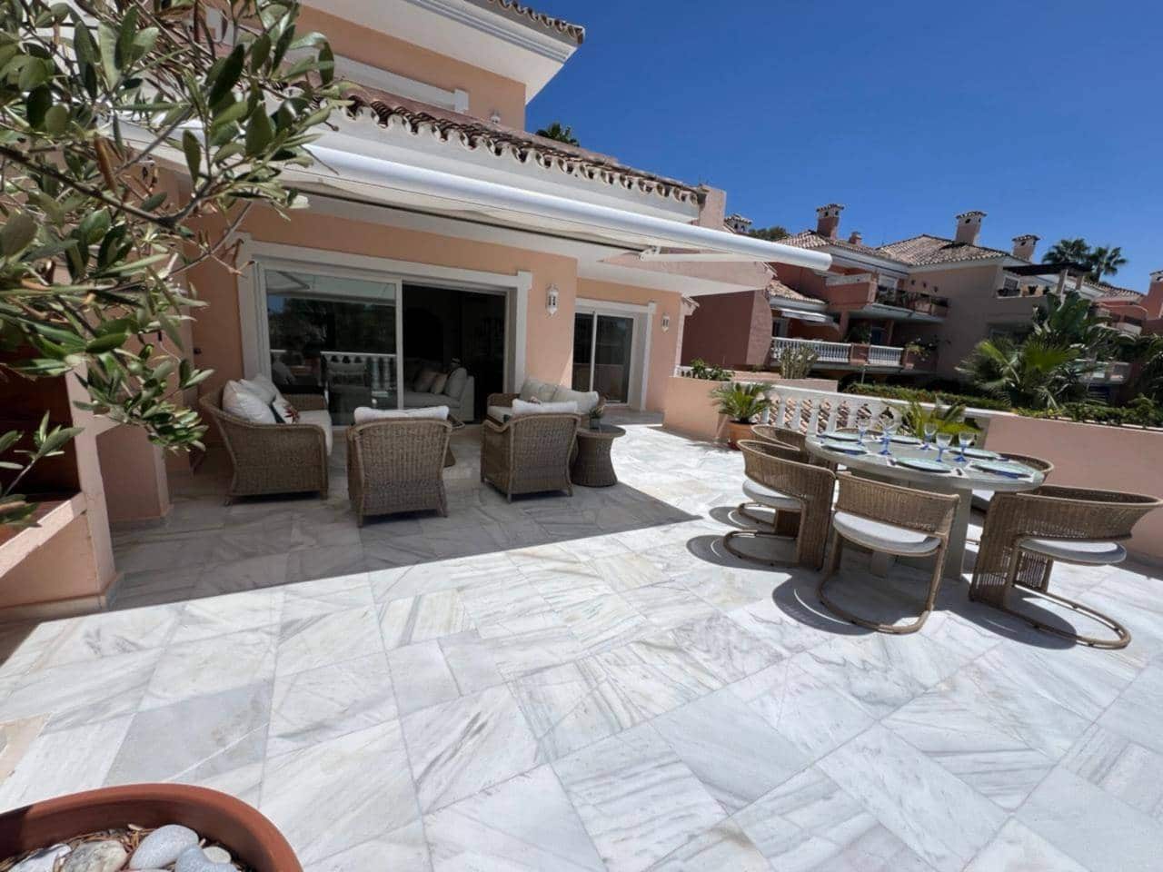 Ático de 3 habitaciones en Costalita en alquiler con piscina garaje - 3.500 € (Ref: 9387096)