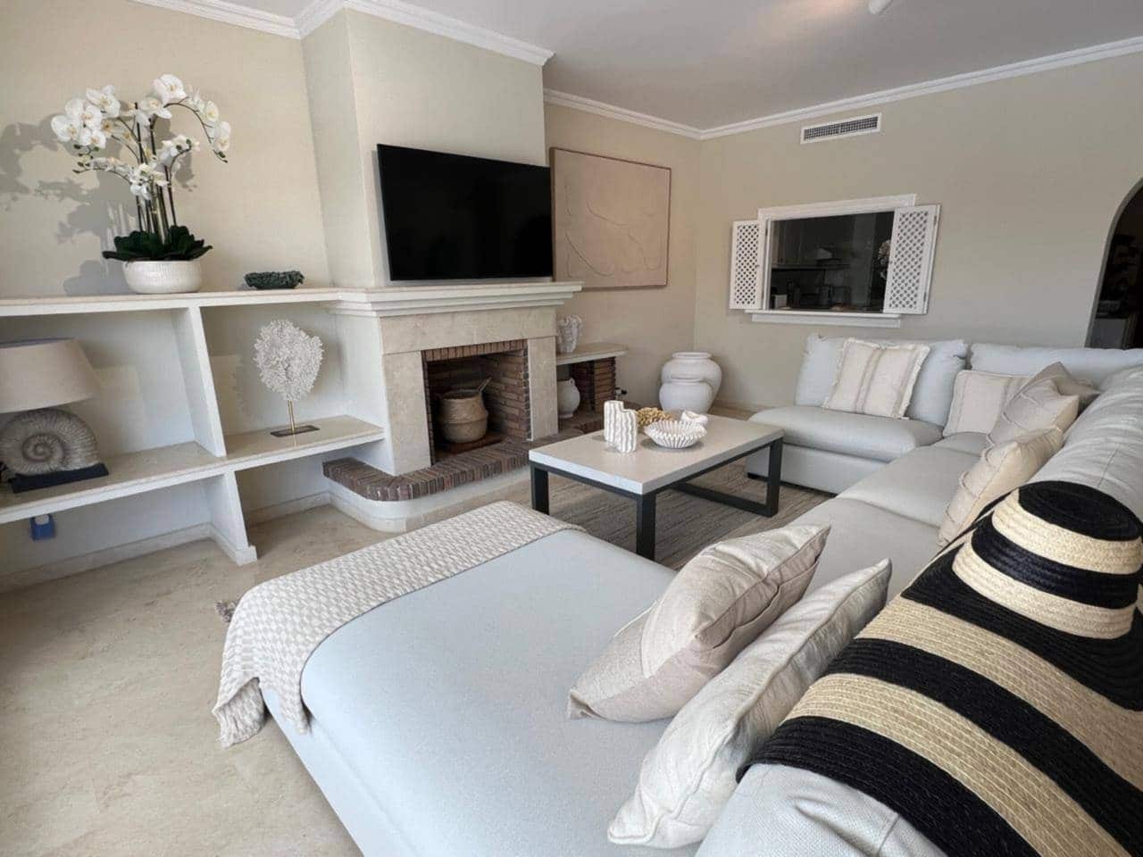 Ático de 3 habitaciones en Costalita en alquiler con piscina garaje - 3.500 € (Ref: 9387096)