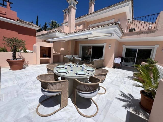 3 slaapkamer Penthouse te huur in Costalita, Estepona met zwembad garage - € 3.500 (Ref: 9387096)