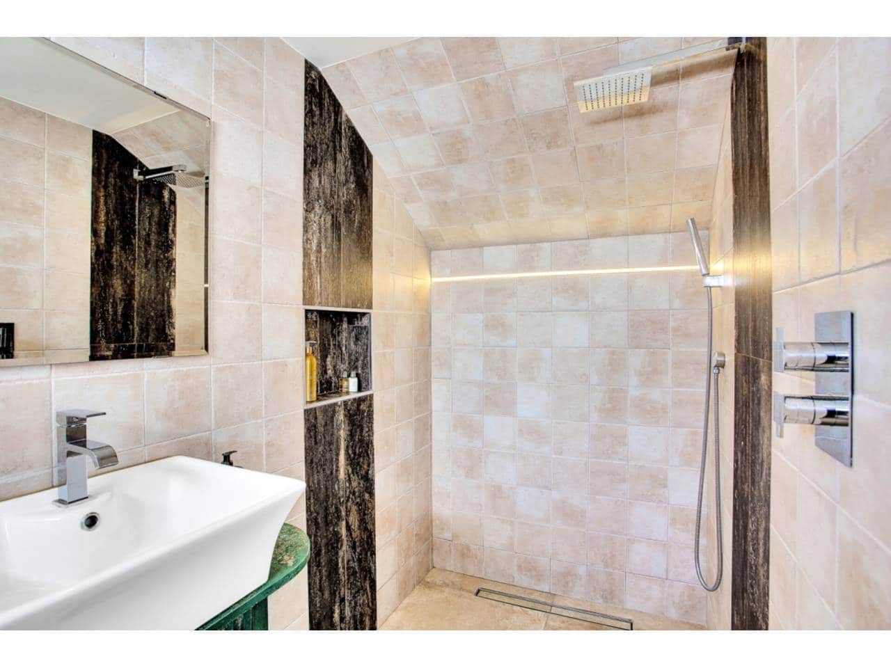 6 Zimmer Villa zu vermieten in Marbella mit Pool Garage - 7.800 € (Ref: 9395616)