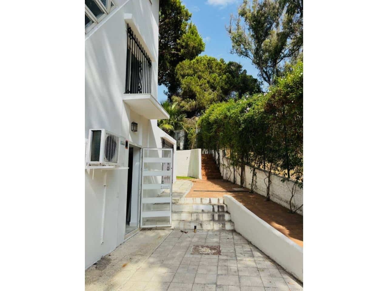 3 soverom Villa til leie i Elviria - € 2 100 (Ref: 9400441)