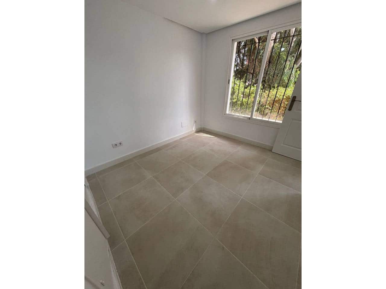 3 soverom Villa til leie i Elviria - € 2 100 (Ref: 9400441)