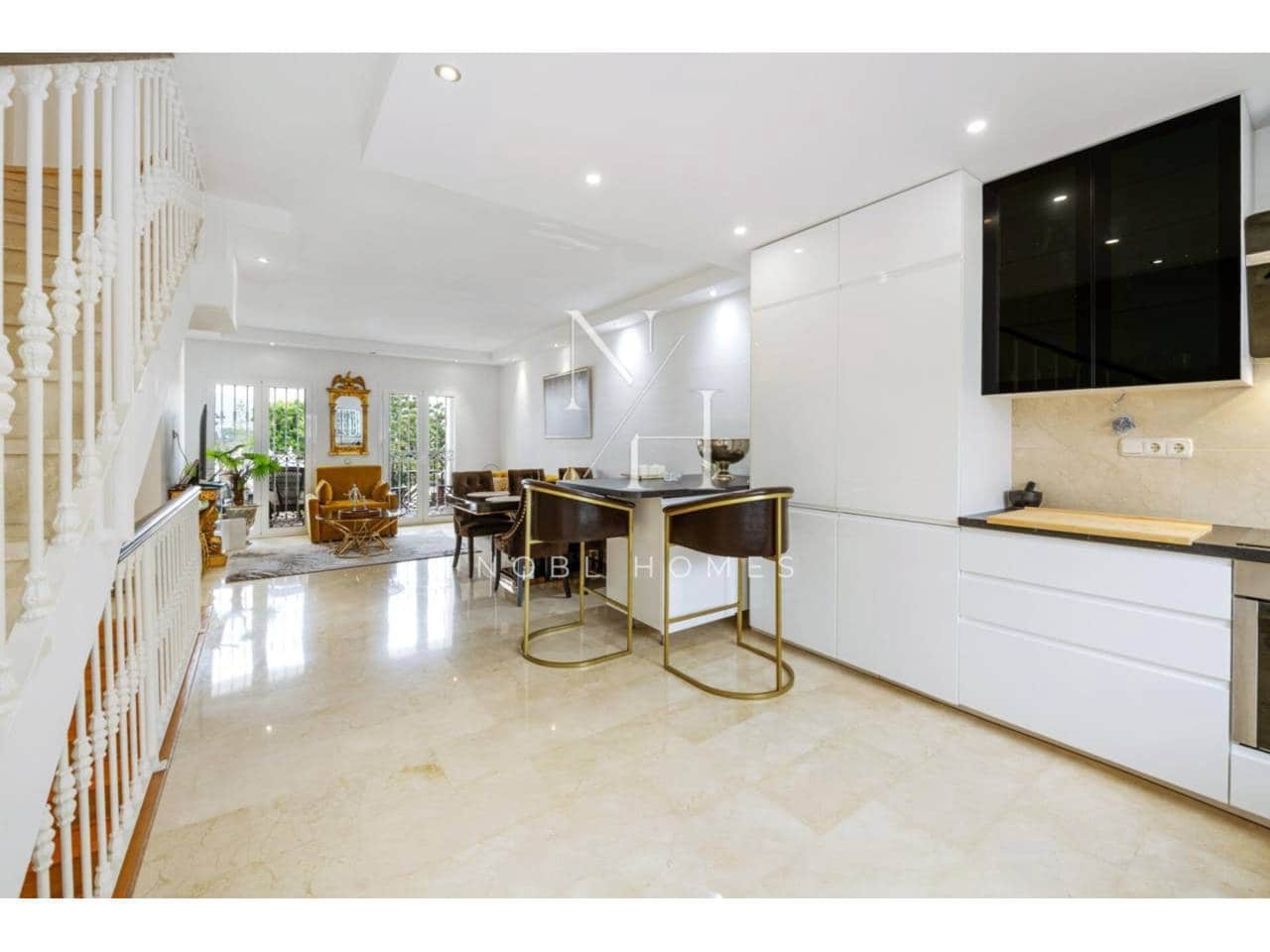 3 makuuhuone Rivitalo vuokrattavana paikassa Marbella mukana uima-altaan 
autotalli - 3 300 € (Ref: 9413650)