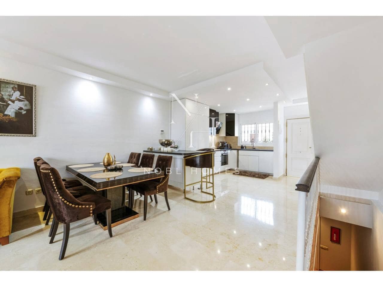 3 makuuhuone Rivitalo vuokrattavana paikassa Marbella mukana uima-altaan 
autotalli - 3 300 € (Ref: 9413650)