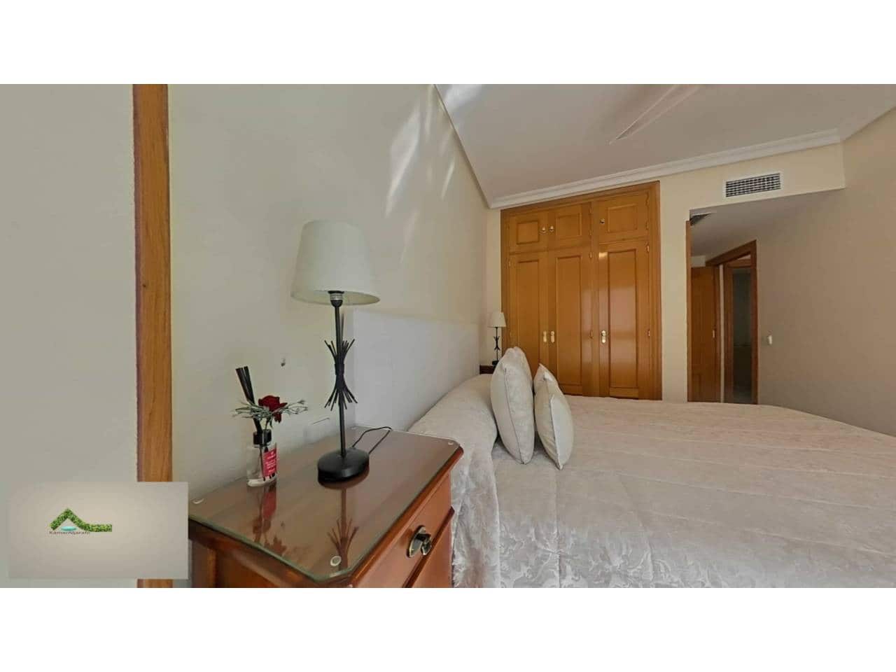 3 sypialnia Mieszkanie do wynajęcia w Marbella z basenem garażem - 2 400 € (Ref: 9421922)