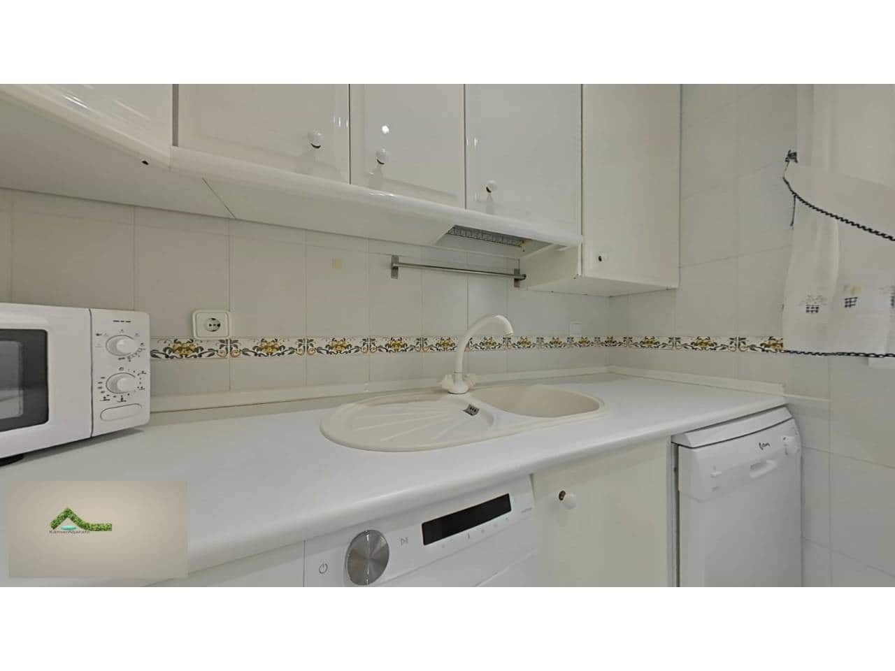 3 sypialnia Mieszkanie do wynajęcia w Marbella z basenem garażem - 2 400 € (Ref: 9421922)