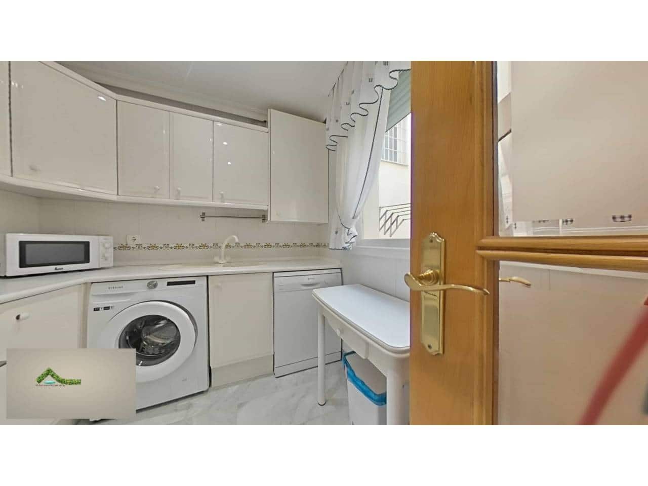 3 sypialnia Mieszkanie do wynajęcia w Marbella z basenem garażem - 2 400 € (Ref: 9421922)