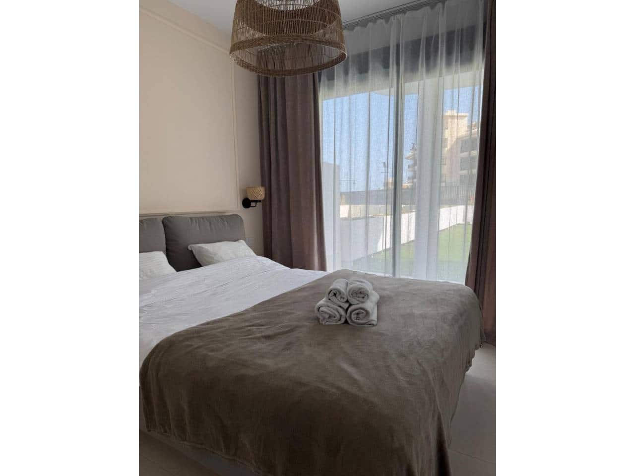 2 bedroom Flat for rent in Fuengirola with pool garage - € 2,500 (Ref: 9426917)