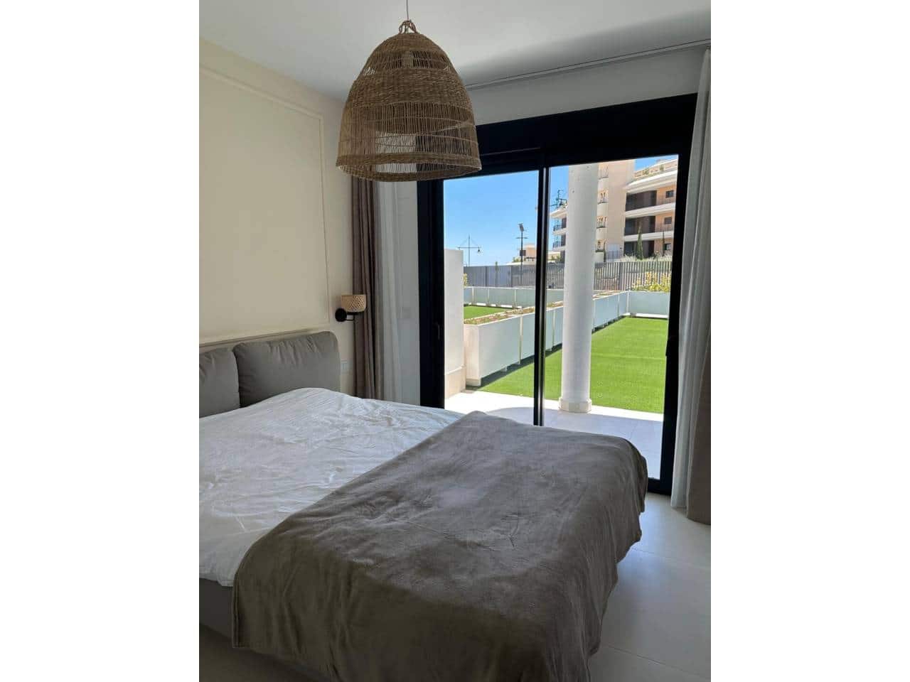 2 bedroom Flat for rent in Fuengirola with pool garage - € 2,500 (Ref: 9426917)