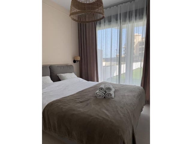 2 bedroom Flat for rent in Fuengirola with pool garage - € 2,500 (Ref: 9426917)