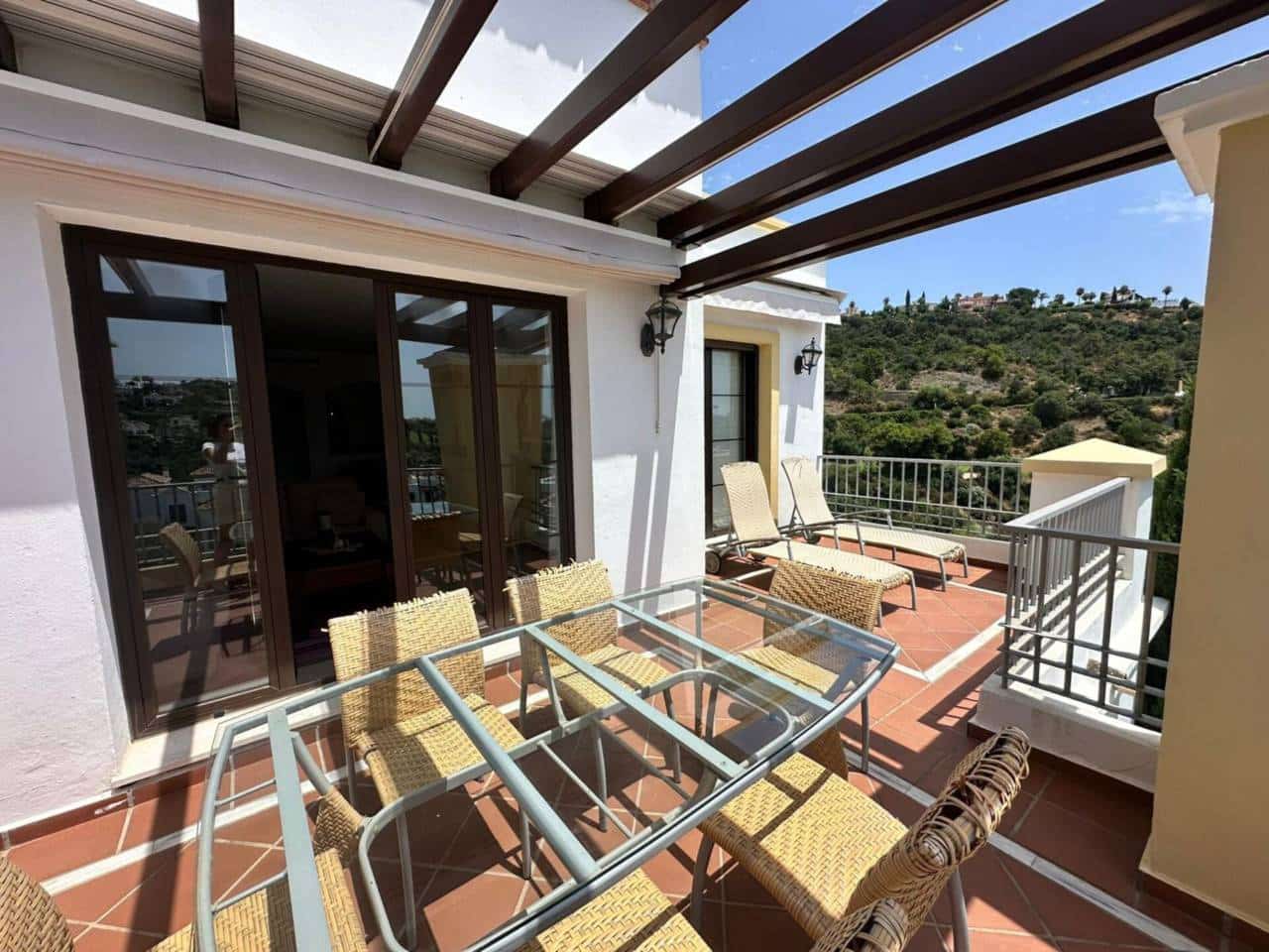 3 makuuhuone Asunto vuokrattavana paikassa Benahavis mukana uima-altaan 
autotalli - 1 800 € (Ref: 9432902)