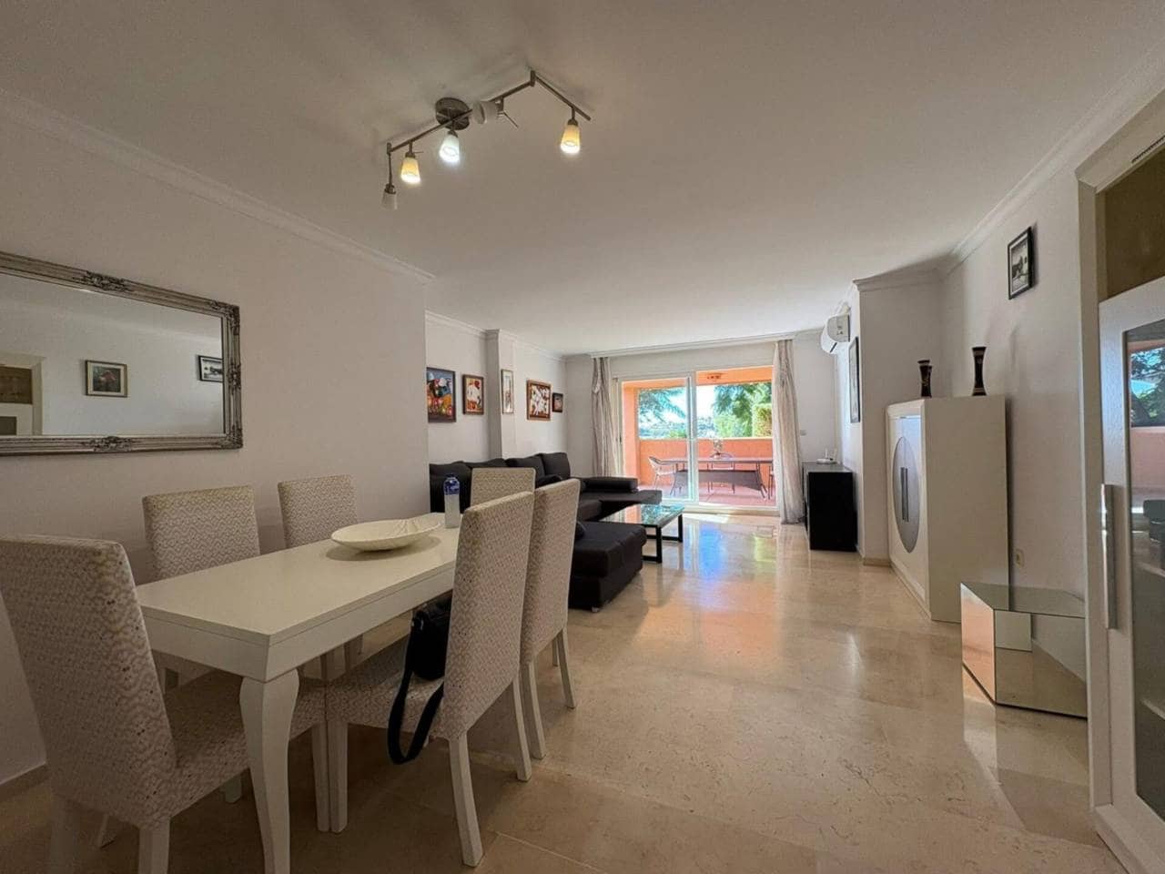 3 makuuhuone Asunto vuokrattavana paikassa Elviria mukana uima-altaan 
autotalli - 2 000 € (Ref: 9432903)