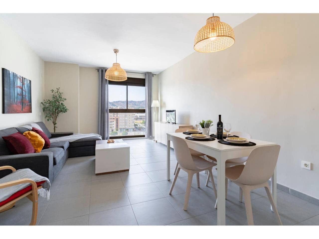 Piso de 4 habitaciones en Málaga ciudad en alquiler - 2.000 € (Ref: 9448854)